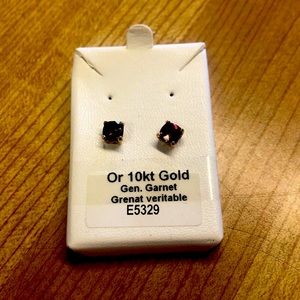 10k gold $ garnet stud earrings - Never worn!